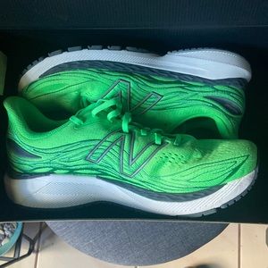 Mens New Balance Fresh Foam 860 Width 4E Size 11 less than 5 miles